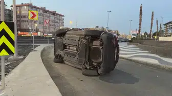 Bakırköy'de direksiyon hakimiyetini kaybeden sürücü kaza yaptı