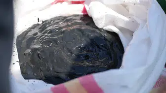 Haliç’in dibinde zift gibi çamur ve imkansız yaşam