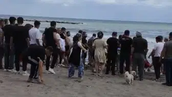 Samsun’da uyarıları dinlemeyen üç kişi dalgalara kapıldı