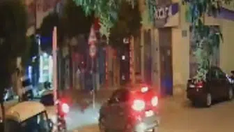 Gemlik’te otomobille çarpışan motosikletli yola savruldu