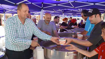 İznik’te 5 bin kişilik aşure bereketi