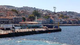 Mudanya kıyılarında rüzgara kapılan çocuk son anda kurtarıldı