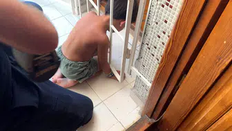 Avcılar'da balkonda mahsur kalan çocuk için nefes kesen kurtarma operasyonu