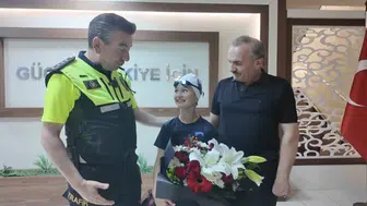 Şehit kızı Eylül Asel yüzme havuzunda madalyaları topladı