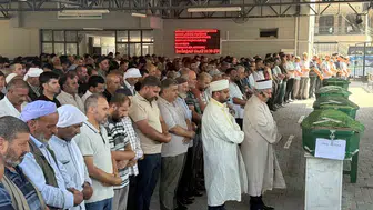Mersin Tarsus’ta bir aile denizde boğularak hayatını kaybetti
