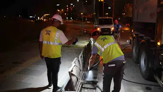 Mersin’de yağmura karşı altyapı mesaisi