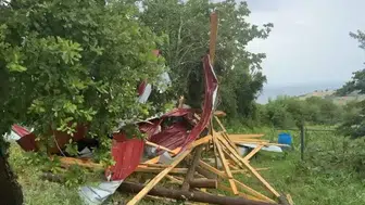 Sinop’ta fırtına çatıyı yerinden söktü