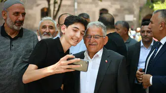 Kayserililer Memduh Büyükkılıç’ın performansına onay verdi