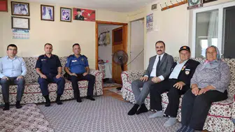 Karacasu Kaymakamı şehit aileleri ve gazilerle bir araya geldi
