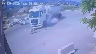 Osmaniye yolunda korkutan tanker kazası kameraya yansıdı
