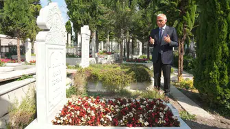 Bakan Ersoy tarih dünyasının önemli isimlerini Fatih Külliyesi'nde andı