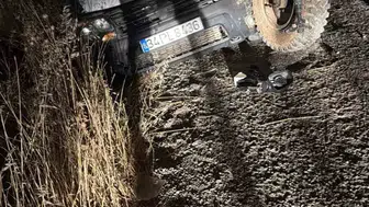 Çınar yolunda otomobil traktöre çarptı