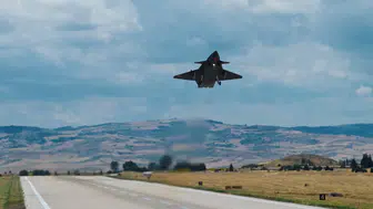 Kızılelma süpersonik füze ile 120 kilometre ötedeki hedefi vurdu
