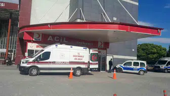Karapınar kavşağında otomobiller birbirine girdi