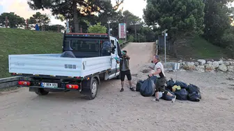 Kandıra sahillerinde sezonun ilk iki ayında 387 ton çöp birikti