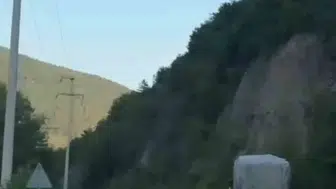 Karabük yolunda direksiyon başındaki sorumsuzluk görüntülendi