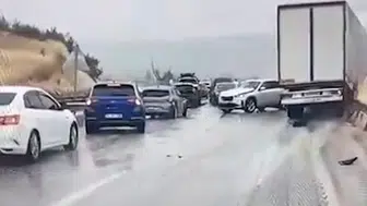 Kastamonu’da sağanak yağış zincirleme kazaları beraberinde getirdi