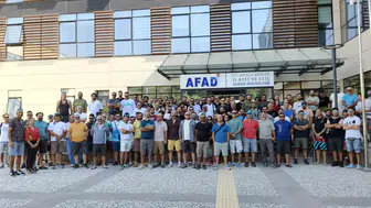 Fethiye’de yamaç paraşütü pilotları maliyet krizi için masaya oturdu