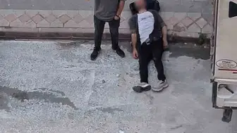 Arnavutköy sokaklarında ne yapacağını şaşıran adam kameraya yakalandı