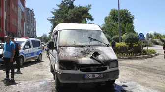 Samsun Çarşamba’da seyir halindeki minibüs alevlere teslim oldu