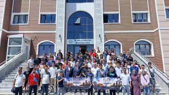 Ağrılı gençler tarihin izini sürmek için yollara düştü