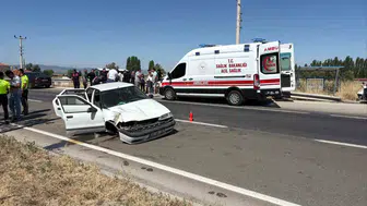 Afyonkarahisar yolunda kaza 3’ü çocuk 6 kişi yaralandı