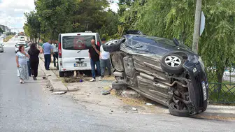 Eskişehir’de dolmuş ve otomobil çarpıştı 8 kişi yaralandı