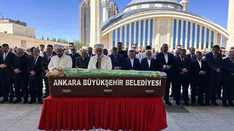 Bakan Yardımcısı Kavaklıoğlu eşini son yolculuğuna uğurladı