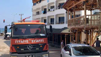 Mersin'de otel yangını paniği