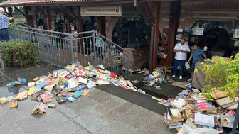 Üsküdar'da sağanak yağış sahafları vurdu