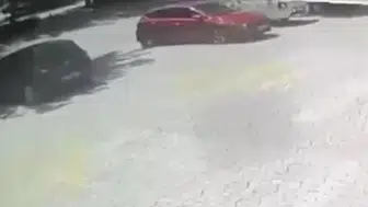 Konya’da kaldırımdaki anne ve kızını taksi hayattan kopardı