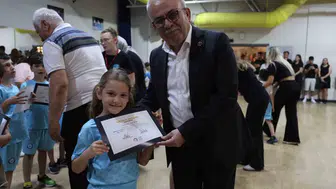 Nilüferli çocuklar yaz spor okulunda sertifikalarına kavuştu