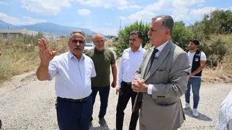 Yunusemre’de mahalleli belediyeyi sahada yakaladı