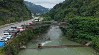 Trabzon'un 89 yıllık ahşap köprüsü ziyaretçi akınına uğruyor
