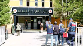 Bayburt jandarması uzun süredir aranan hırsızı yakaladı