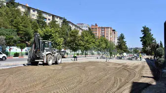 Siirt Kurtalan Caddesi'nde yaya yolları baştan aşağı yenileniyor