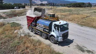 Manisa’da iki mahallenin yol sorunu asfaltla çözüldü