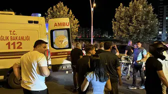 Diyarbakır'da gece vakti bisikletli kadına taksi çarptı