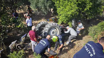 Aydın Kuyucak'ta traktör kazası Sürücü son anda kurtarıldı