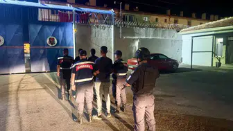 Tarladan 600 bin liralık vurgun yapan hırsızlar yakalandı