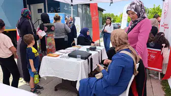 Karslı kadınlar kendi işini kurmak için eğitim tırına akın etti