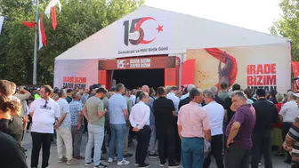 Denizli halkı 15 Temmuz'u anmak için meydanda buluştu
