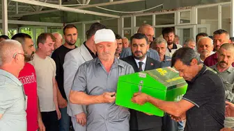 Karabük'te çıkan yangında can veren minik Berkant son yolculuğuna uğurlandı
