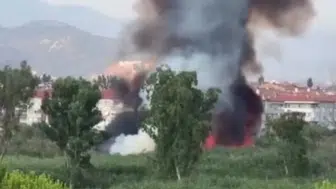 Edremit'te evlerin dibinde korkutan sazlık yangını