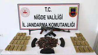 Niğde’de iki eve baskın Kalaşnikof ve binlerce mermi çıktı