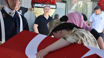 Sakarya genç uzman çavuşunu gözyaşlarıyla toprağa verdi
