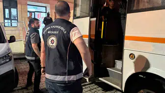 Artvin’de polis 8 adresi bastı 56 kişiyi gözaltına aldı