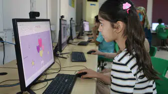 Diyarbakırlı öğrenciler yaz tatilini hem sınav hazırlığı hem hobilerle geçiriyor