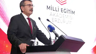 Bakan Tekin öğretmen adaylarına yeni eğitim sistemini anlattı