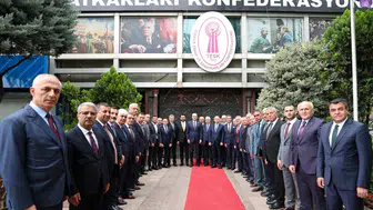 Numan Kurtulmuş esnafın kapısını çaldı